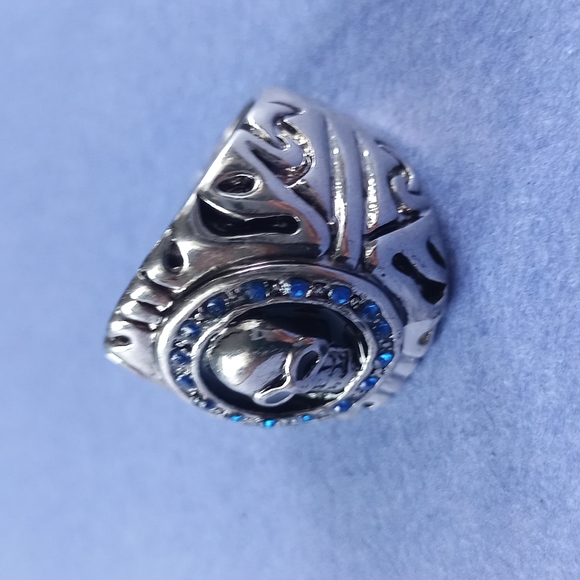 Skull Blue Diamond Studded Heavy Metal Skull Gothic Biker Punk Ring - Picture 4 of 4